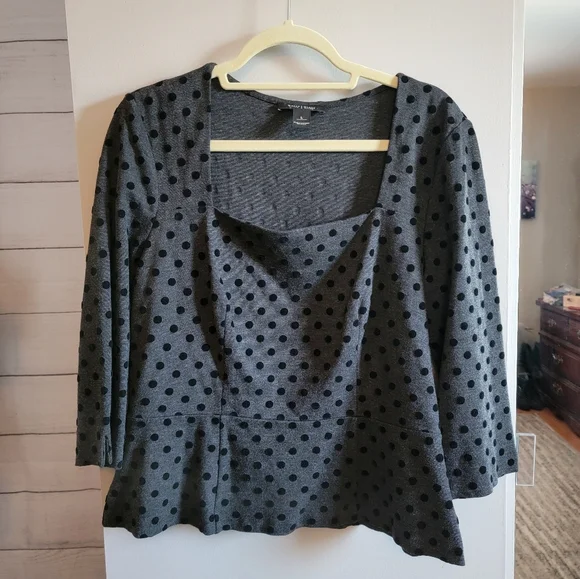 White House Black Market Pka Dot Peplum Blouse - Size Large - Picture 3 of 5